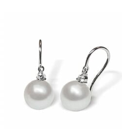Novia a Japanese Akoya Cultured Pearl Earring