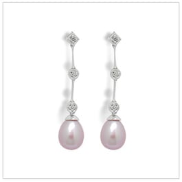 Lavender Gredal a Freshwater Cultured Pearl Earring