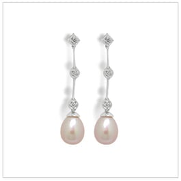 Peach Gredal a Freshwater Cultured Pearl Earring