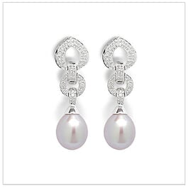 Agatha a Freshwater Cultured Pearl Earring