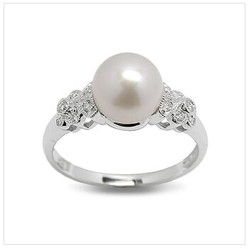 Zaria a Japanese Akoya Cultured Pearl Ring