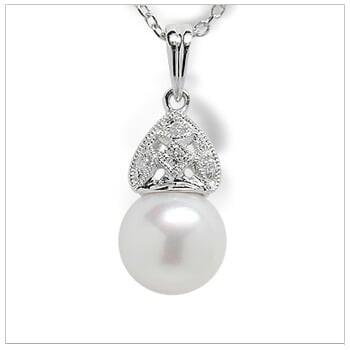 Tia a Japanese Akoya Cultured Pearl Pendant