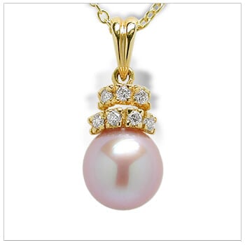 Dutches a Freshwater Pearl Pendant