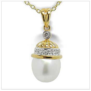 Paras a Australian White South Sea Cultured Pearl Pendant