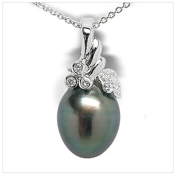 Diza a Black Tahitian Cultured Pearl Pendant