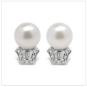 Casta a Japanese Akoya Cultured Pearl Earring
