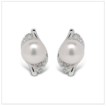 Bisma a Japanese Akoya Cultured Pearl Earring