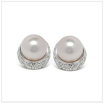 Jojo a Japanese akoya Cultured Pearl Earring